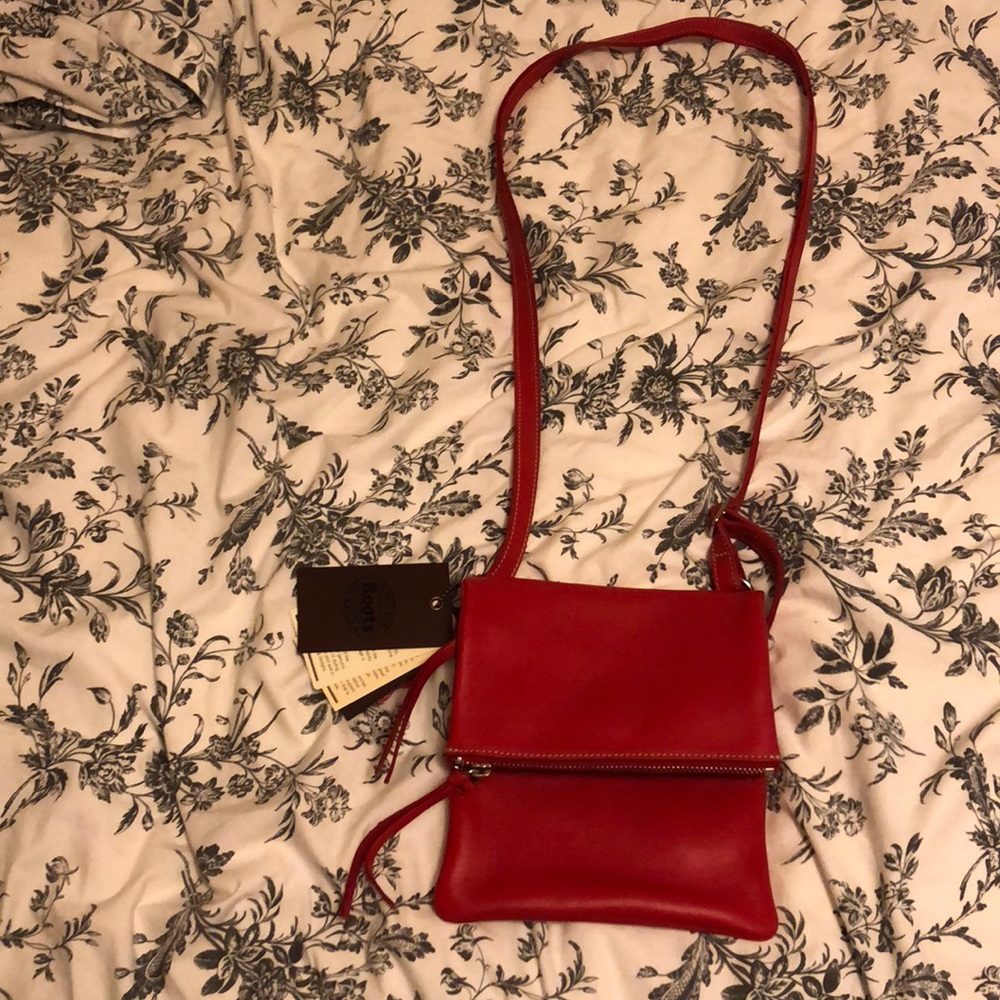 Red Roots crossbody